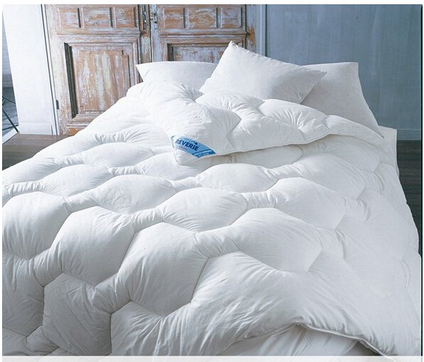 REVERIE
Superior Quality Synthetic Duvet with Dust Mite